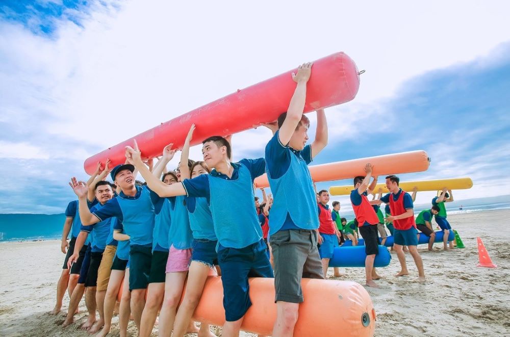 Trò chơi team building trong buổi tiệc tất niên